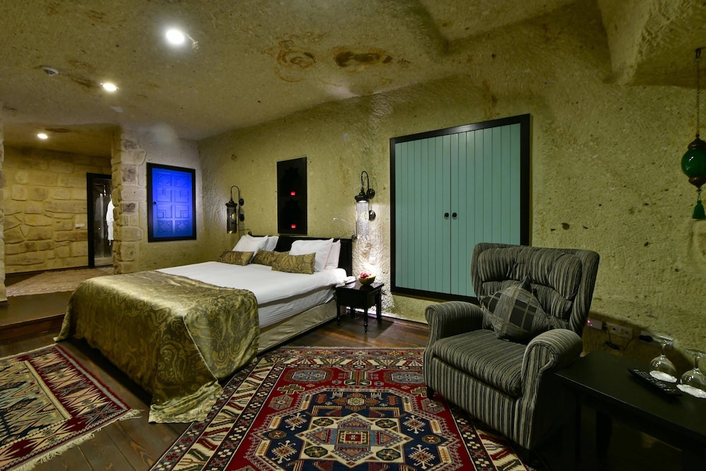 Deluxe Room (Cave) - Photo 2