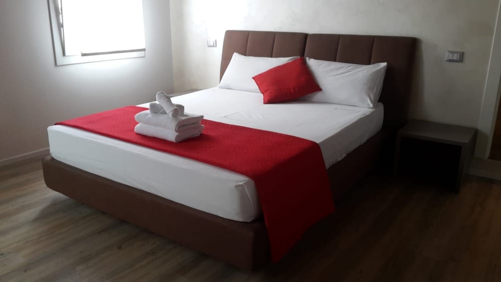 Junior Suite, City View (Noemi) photo 2