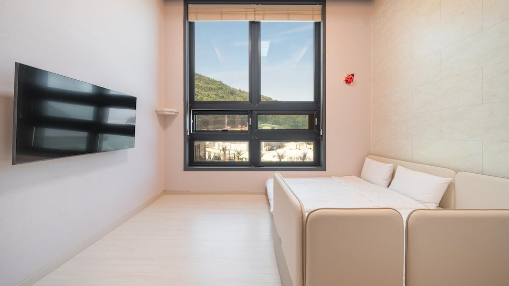 Basic Room, 2 Bedrooms (rumiereu) photo 3