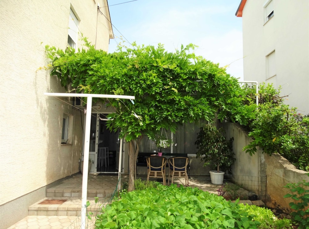 Apartment (Two Bedroom Apartment with Terrace)