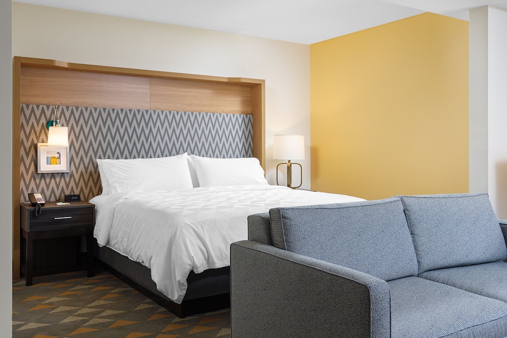 Suite, 1 King Bed (Additional Living Area) - Photo 4
