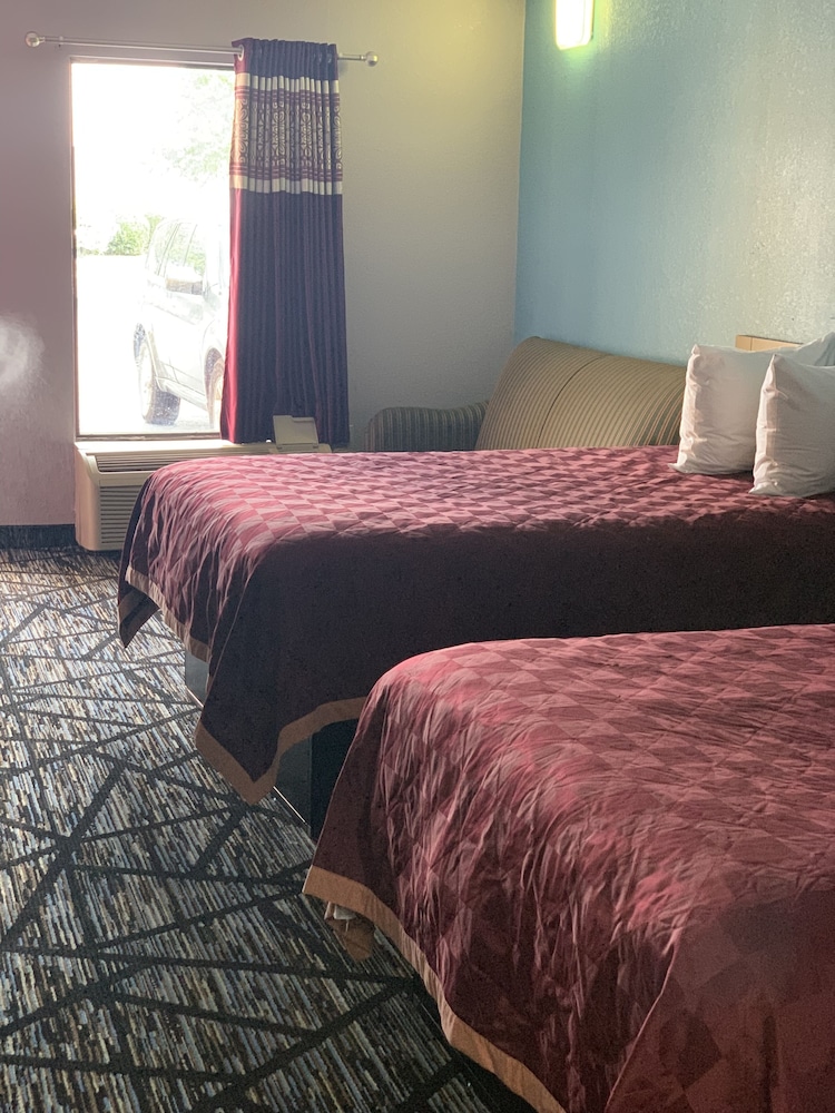 Standard Room, 2 Double Beds, Non Smoking - Photo 7