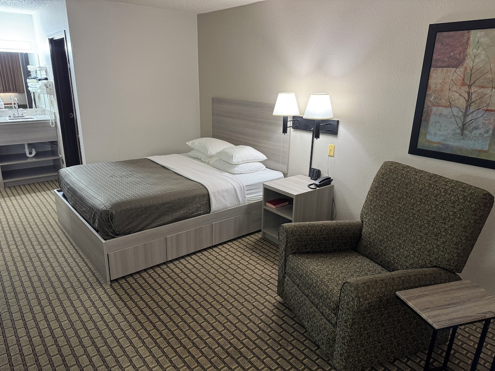 Studio, 1 Queen Bed, Non Smoking, Kitchenette