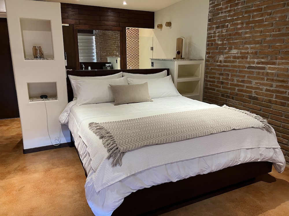 Comfort Double Room, 1 King Bed, Mountain View
