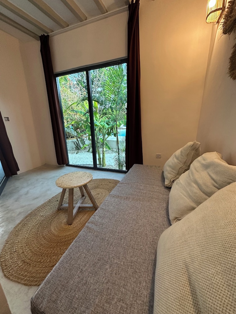 Family Suite, Pool View