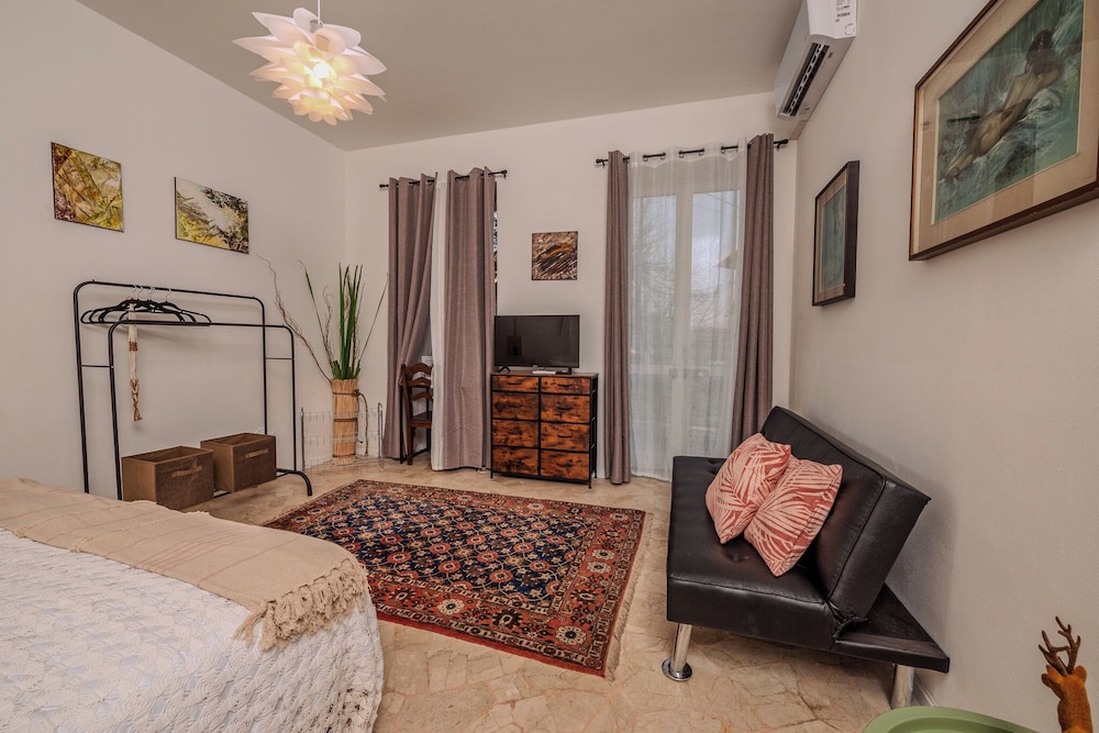 House, 2 Bedrooms, Balcony