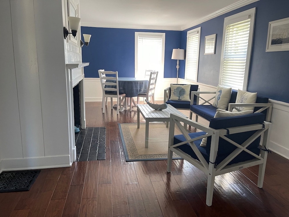 Classic Cottage, 2 Bedrooms, Garden View photo 3
