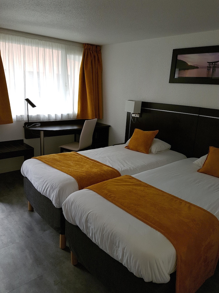 Standard Room, 2 Twin Beds - Photo 5