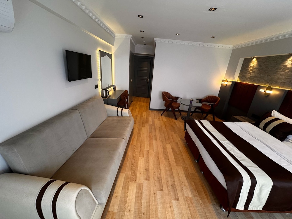 Superior Double or Twin Room photo 2