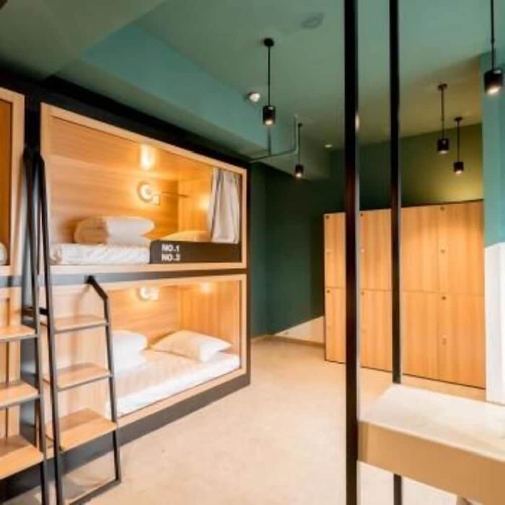 Eight people Shared Dormitory -Woman only photo 1