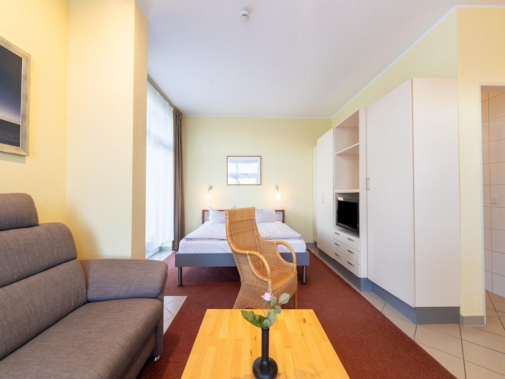 Apartment photo 2