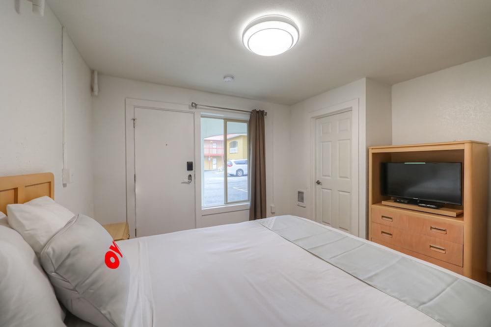 Room, 1 Queen Bed - Photo 3