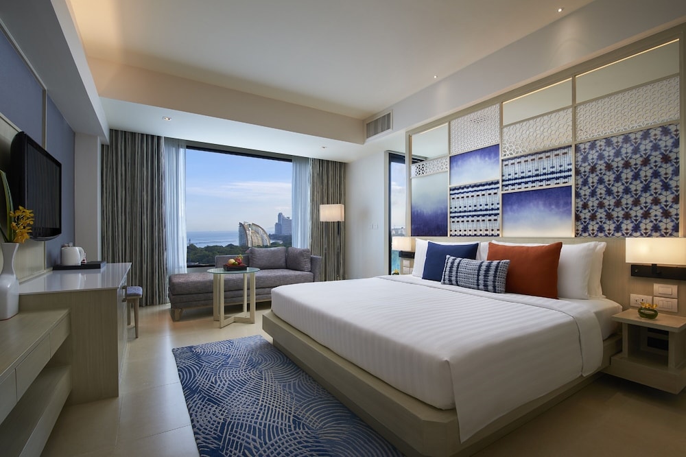 Deluxe Room, 1 King Bed, Ocean View - Photo 1