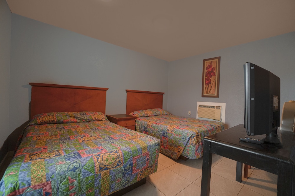 Room, Multiple Beds, Smoking photo 1