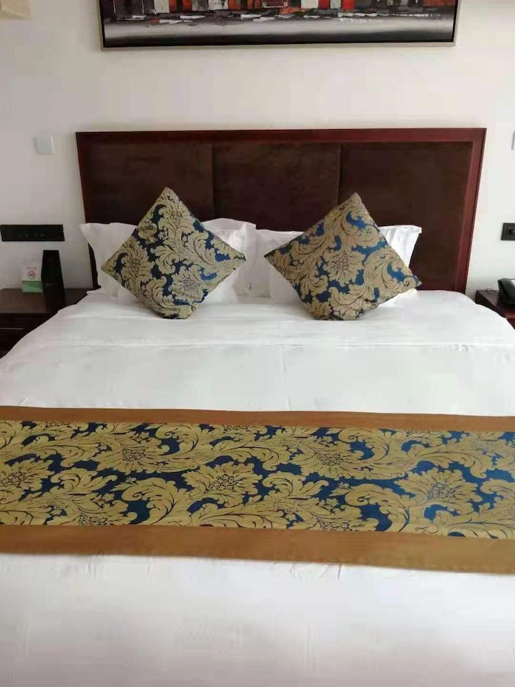 Deluxe Suite, River View photo 3
