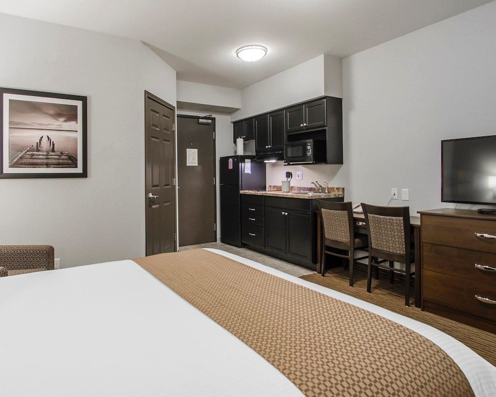 Efficiency, Room, 1 Queen Bed, Non Smoking - Photo 1