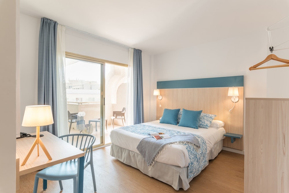 Standard Double Room Single Use, Mobility Accessible, Balcony photo 2
