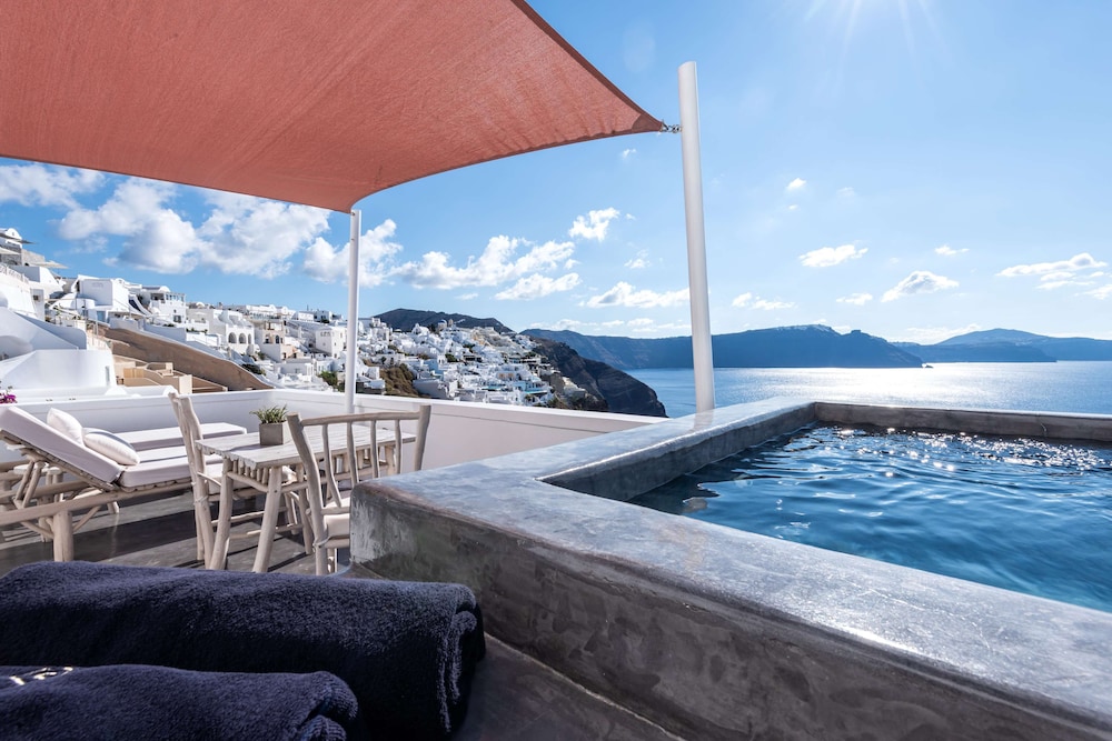 Deluxe Suite with Outdoor Hot tub - Photo 7