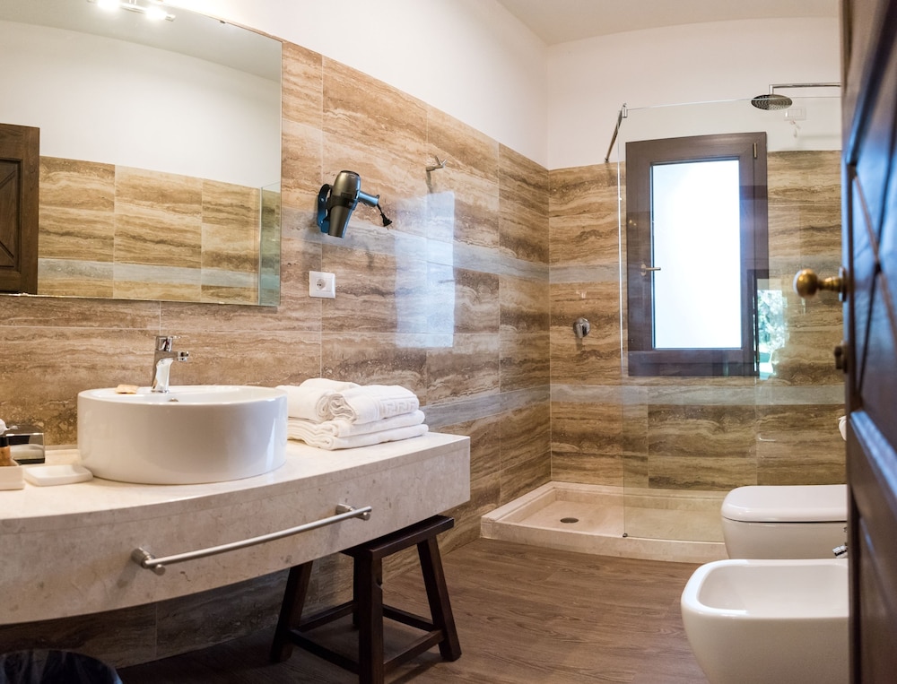 Superior Double Room (Ibiscus) - Photo 17