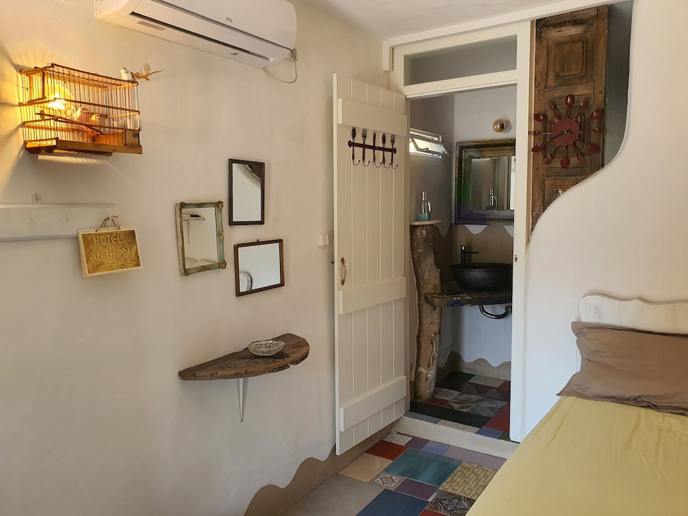 Double Room - Photo 24