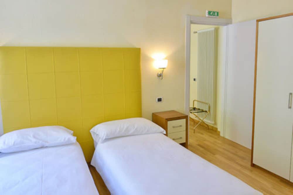 Family Room, 2 Bedrooms, Connecting Rooms
