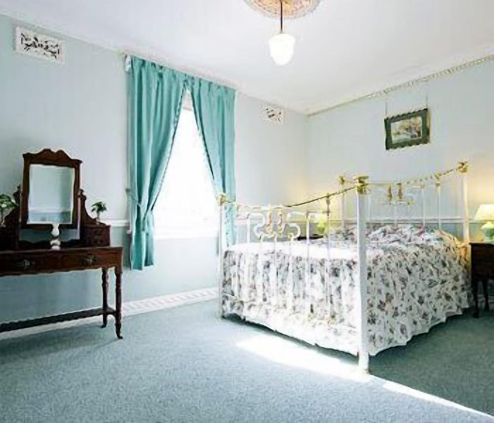 Suite With Queen Bed Griffiths photo 1