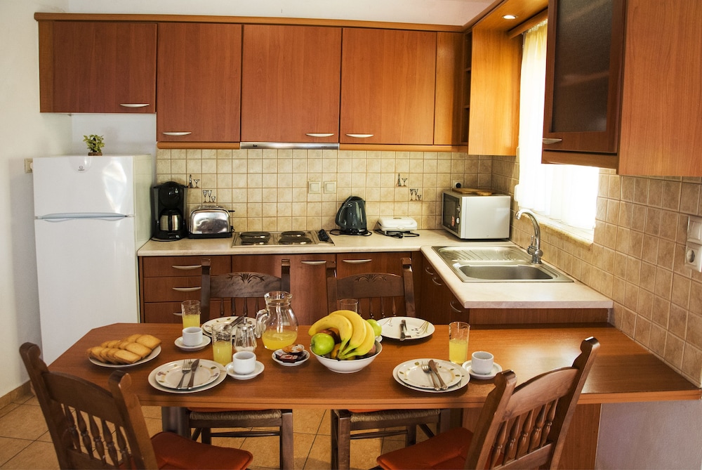 Traditional Apartment, 1 Double Bed, Pool Access, Mountain View photo 3