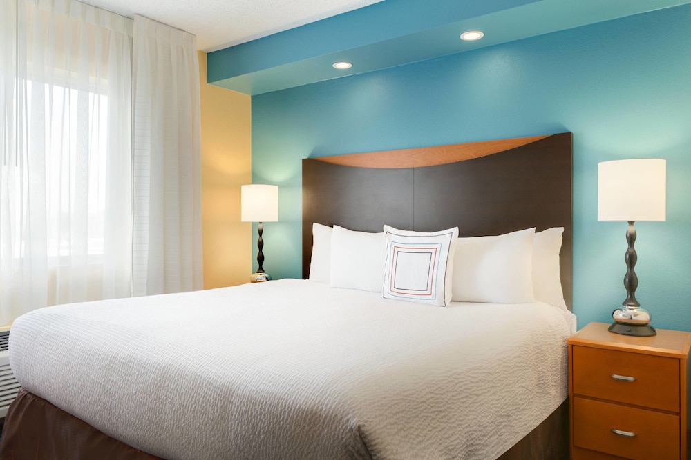 Executive Suite, 1 King Bed with Sofa bed - Photo 2