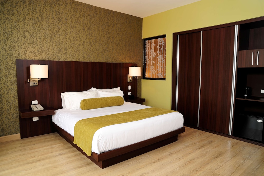 Suite, 1 King Bed, Non Smoking