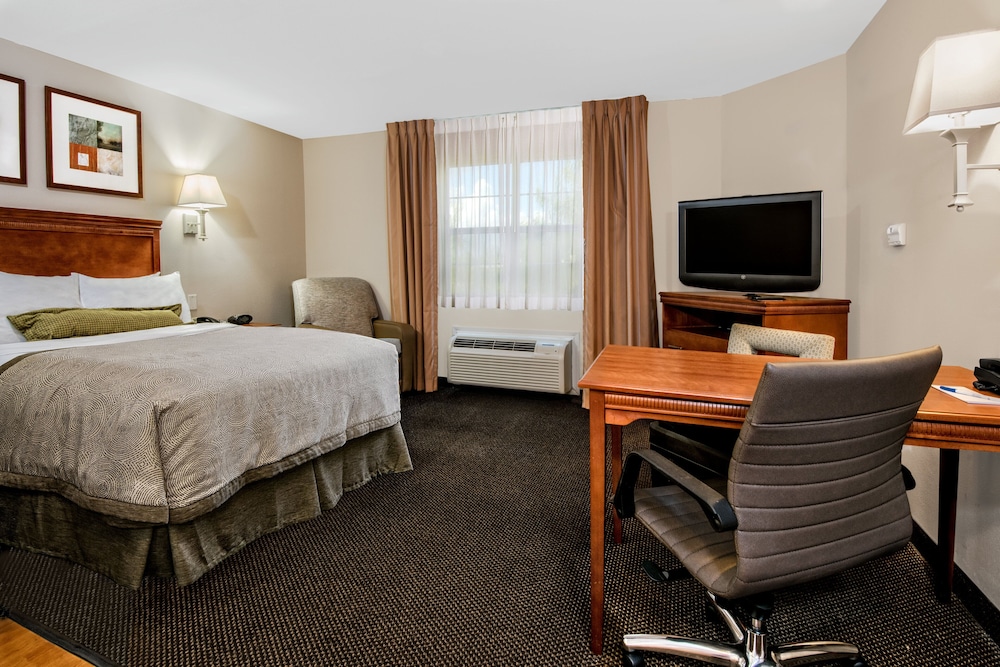Studio Suite, 1 Queen Bed, Non Smoking - Photo 3