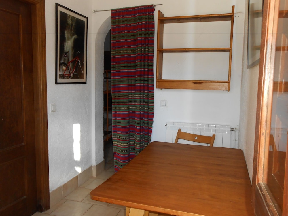 Shared Dormitory, Mixed Dorm (1 Bed In 6 Bed Dorm) photo 2