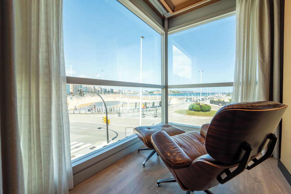 Deluxe Room, Sea View - Photo 2