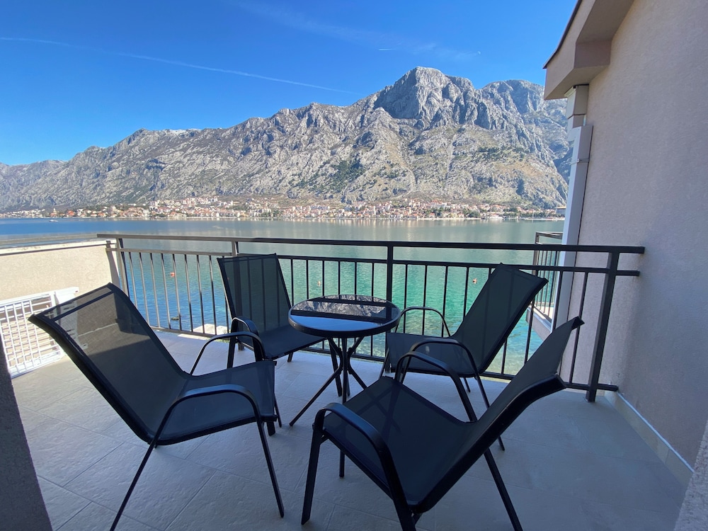 Honeymoon Apartment