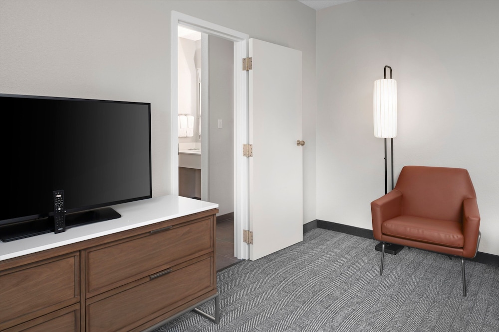 Suite, 2 Double Beds - Photo 8