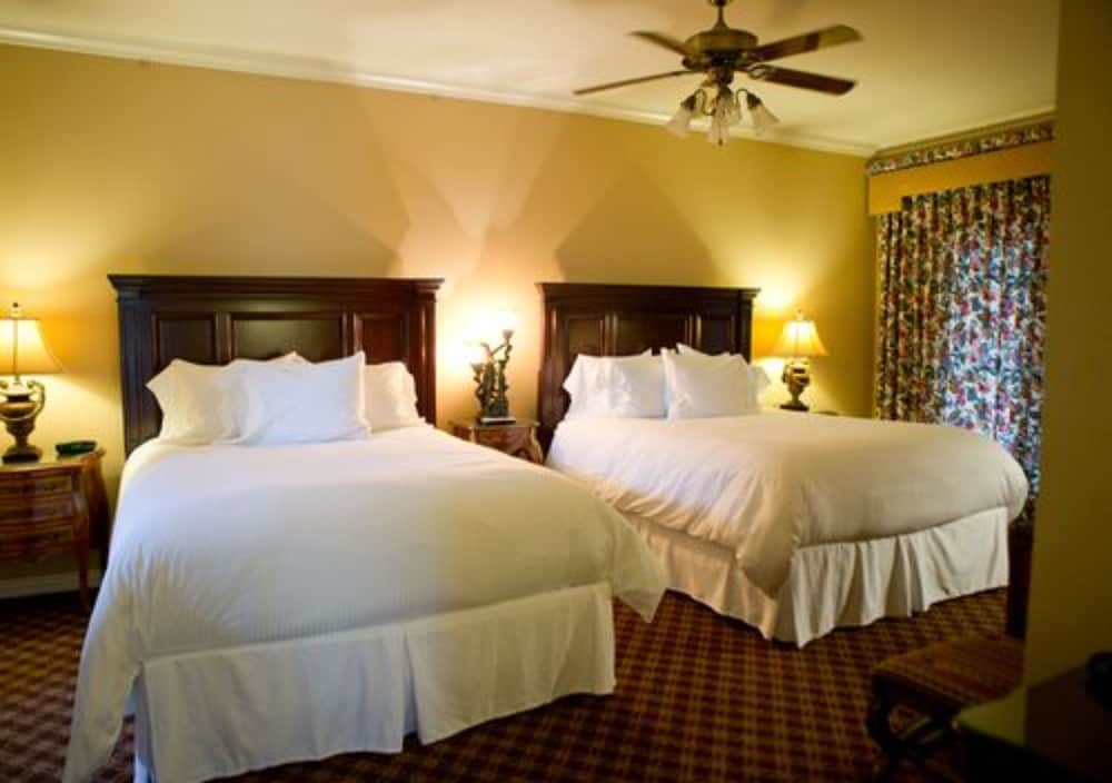 Strauss Room