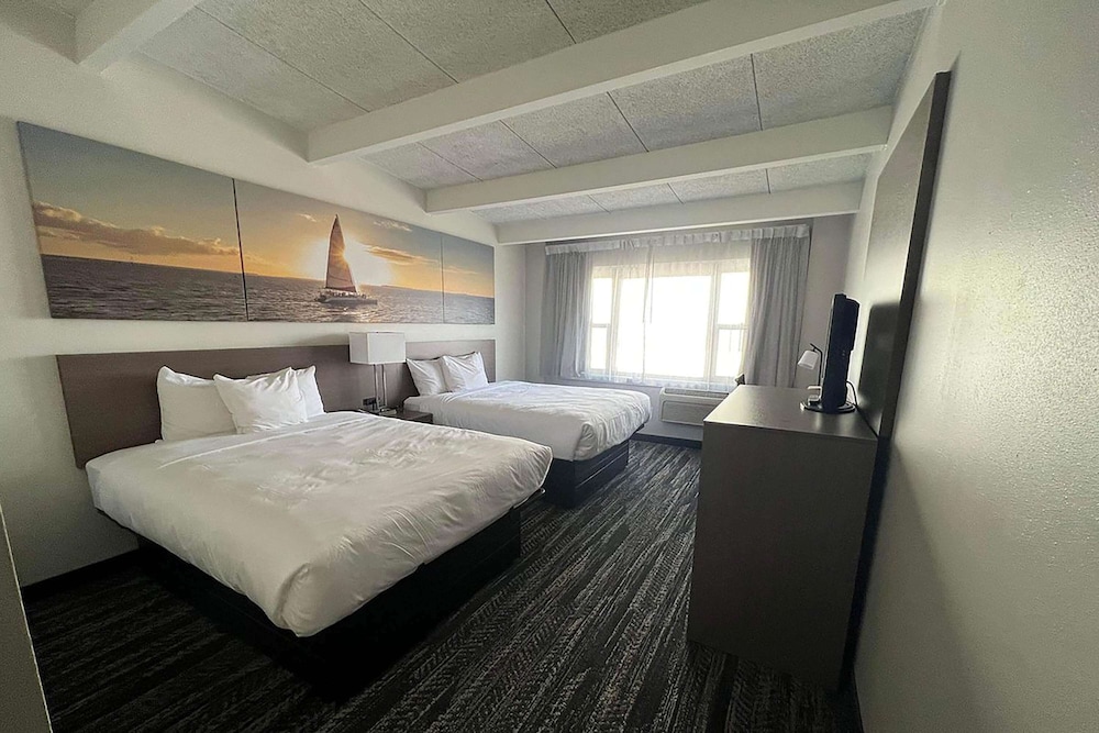 Room, 2 Queen Beds, Non Smoking photo 1