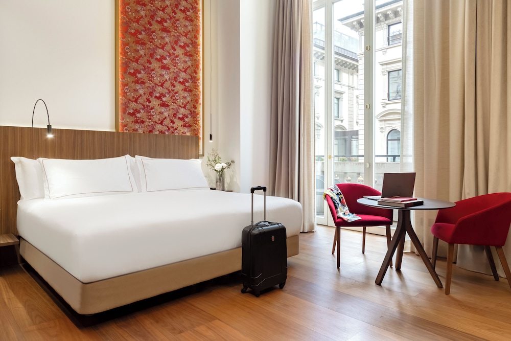 Premier Room, Balcony