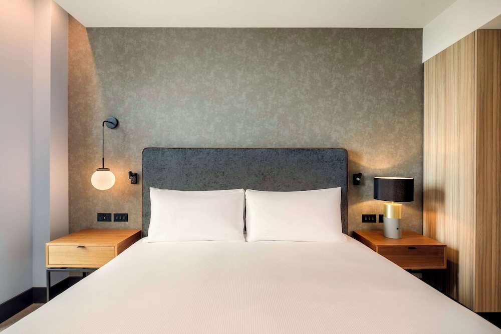 Standard Room, 1 Queen Bed (With Sofa Bed) - Photo 2