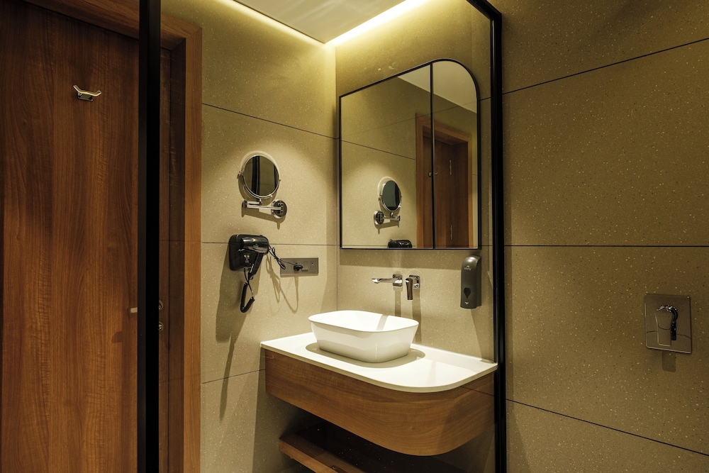 Urban Corner Room - Photo 15