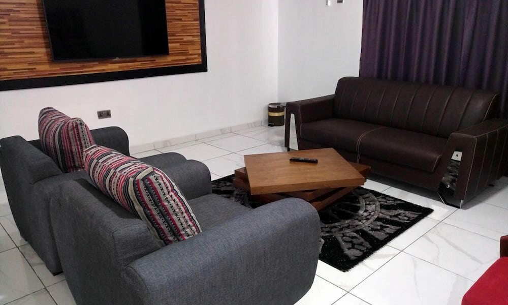 Suite, 1 Queen Bed (Diplomatic) photo 3