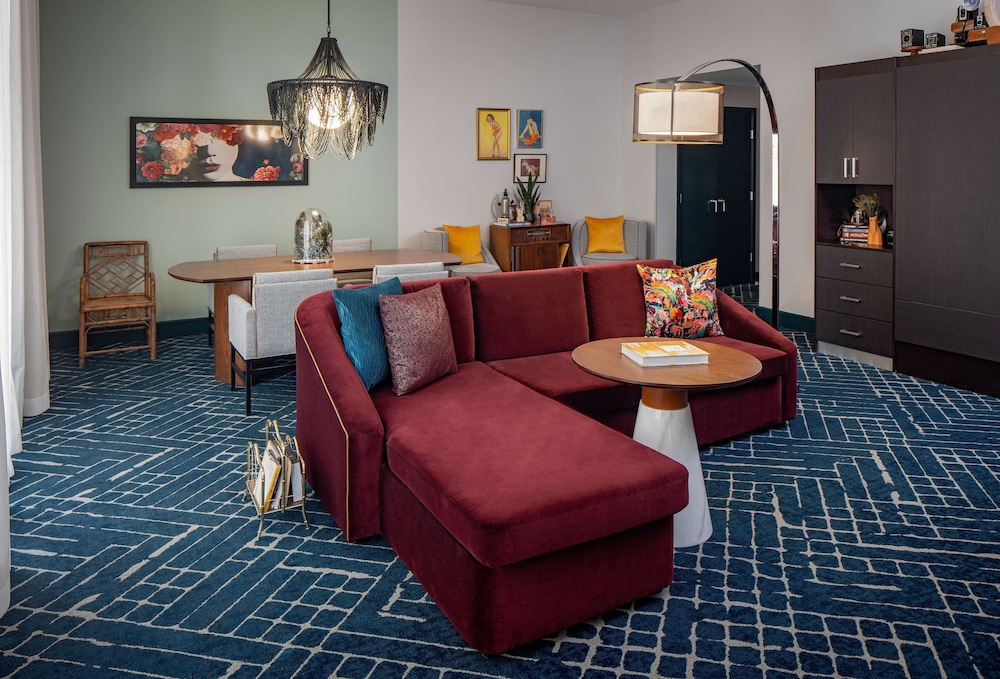 Suite, 2 Queen Beds (Petite) - Photo 5