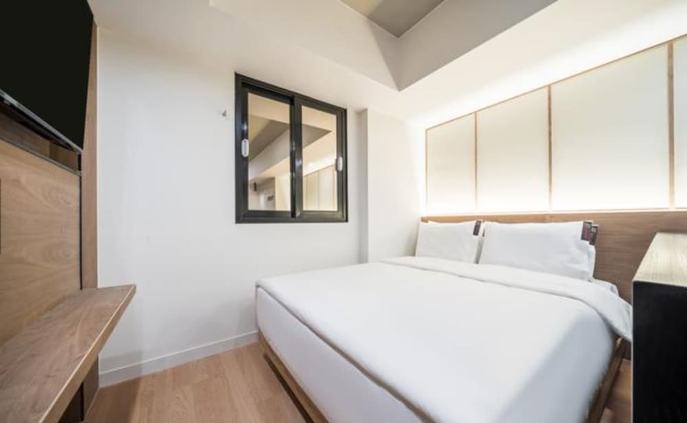 Deluxe Double Room - Photo 7