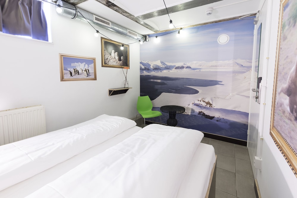 Basic Double Room, 1 Double Bed photo 2