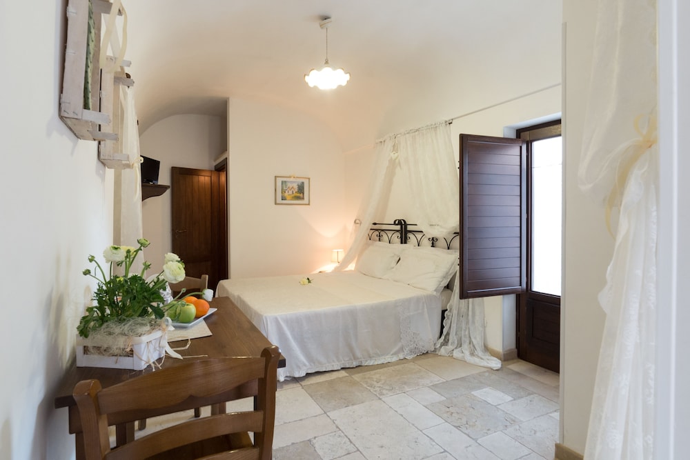 Traditional Studio, 1 Bedroom, Kitchenette photo 1