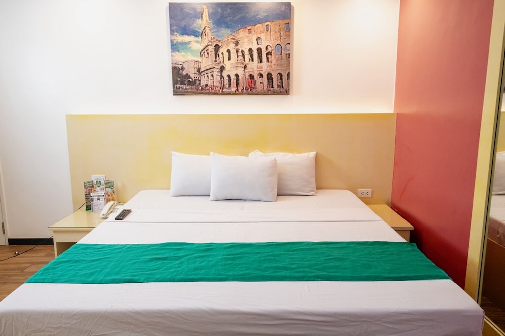 Euro suite one - Photo 4