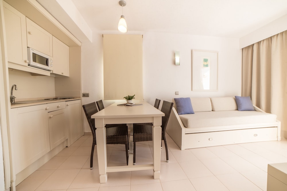 Apartamento, 1 dormitorio, balcón (2 adultos + 2 niños)