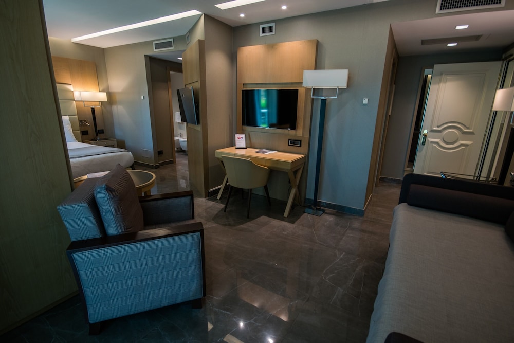 Suite (Forum) - Photo 5