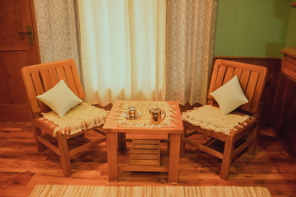 Family Room, Balcony photo 3