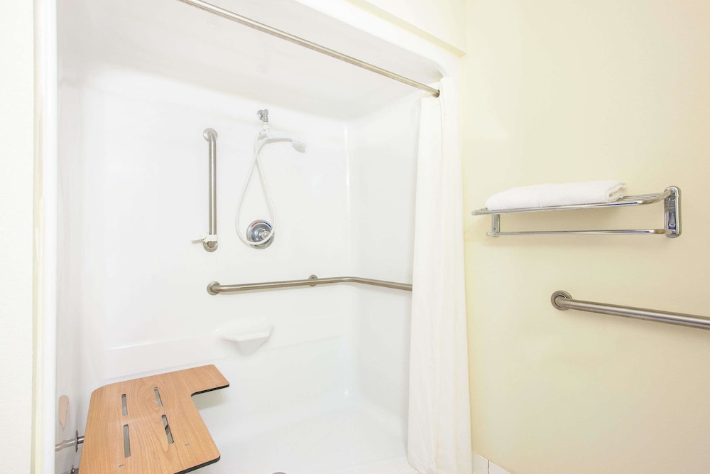Room, Accessible - Photo 2