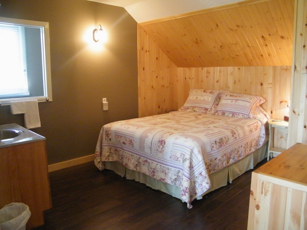 Condo, 2 Bedrooms